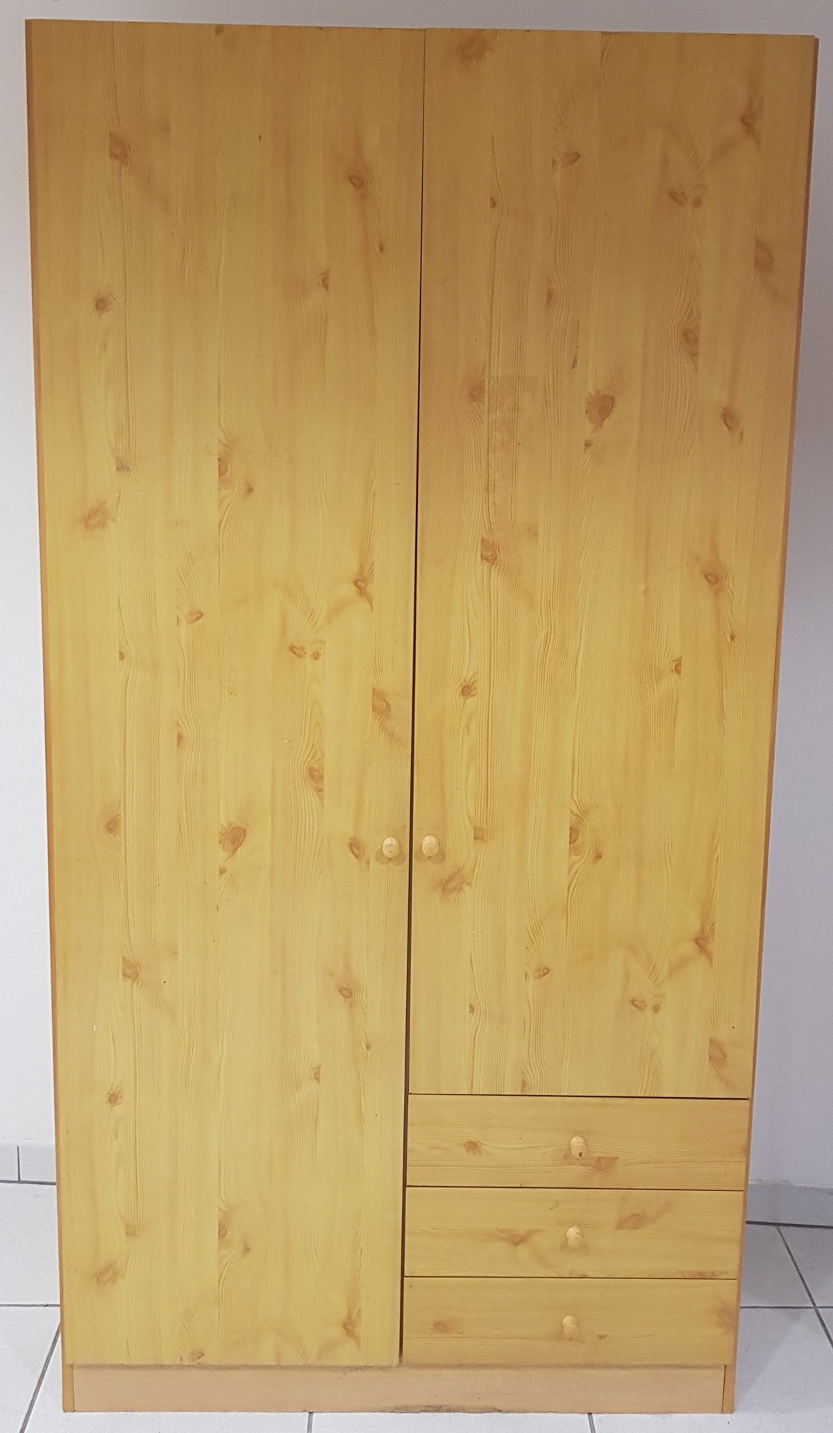 Armoire à habits - petit